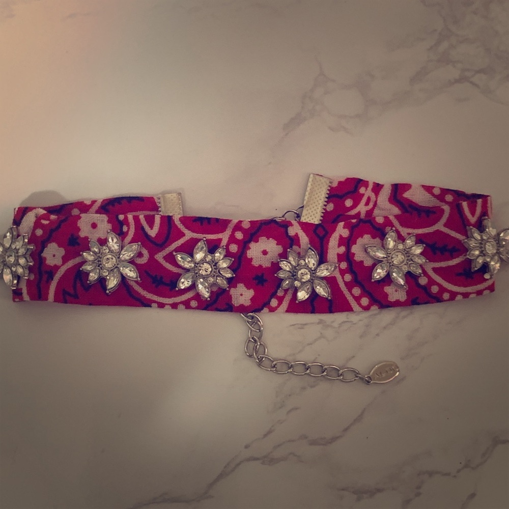 Red flower bandana choker